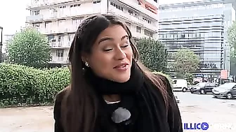 Мужик вместе с любимой женой занимаются жмж сексом с горячей брюнеточкой