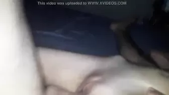 Разгоряченный сынок засаживает пенис в письку спящей мамочке и спускает в дырочку